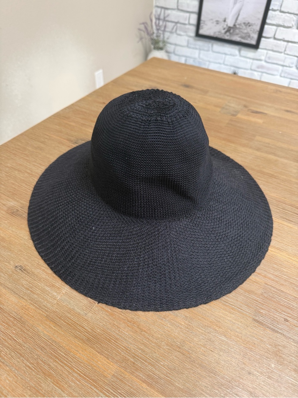 Wallaroo Victoria Diva Wide-Brim Black Knit Sun Hat